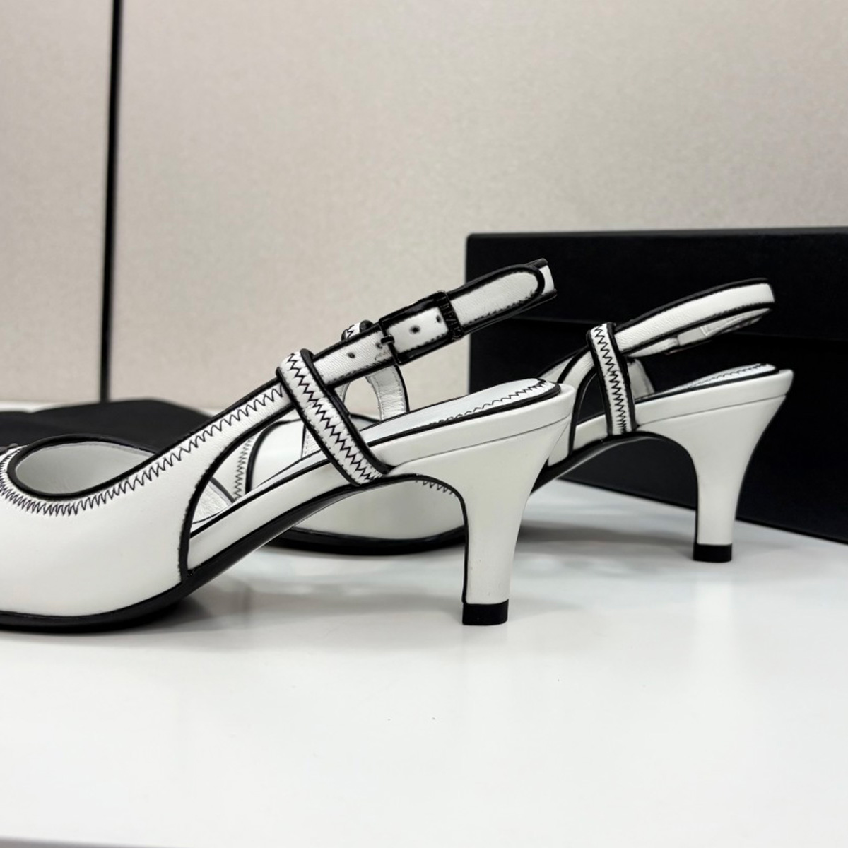 2026 Women's Leather Contrast  - đánh giá và giá Women'S Fashion Footwear