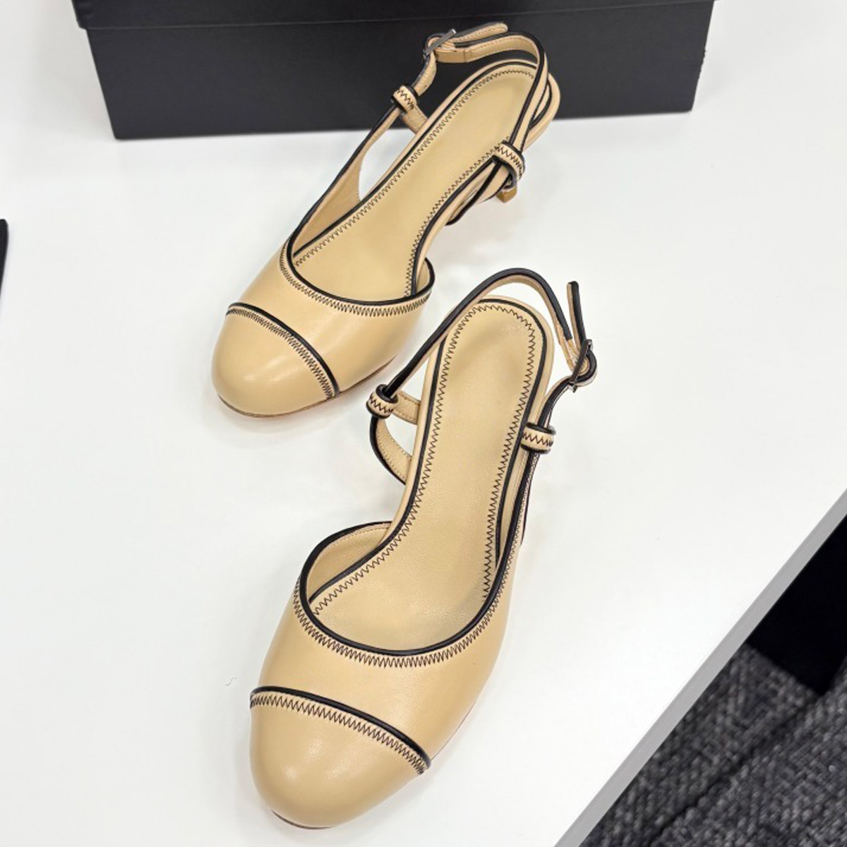 2026 Women's Leather Contrast  - đánh giá và giá Women'S Fashion Footwear
