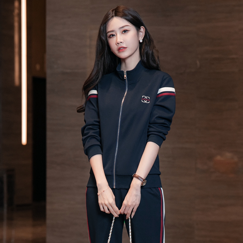 Fashionable Sportswear Set for - đánh giá và giá Women Fashion Over The Years