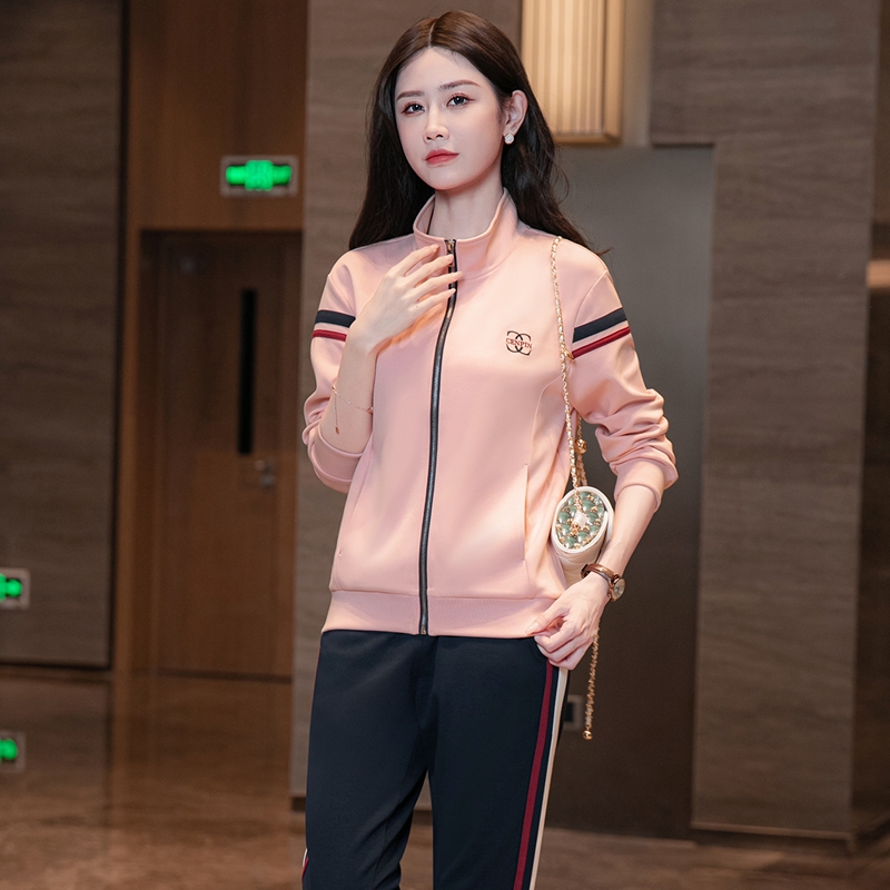 Fashionable Sportswear Set for - đánh giá và giá Women Fashion Over The Years