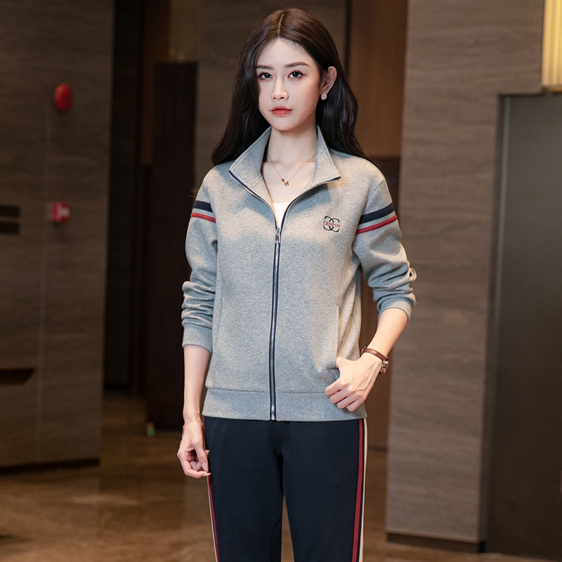 Fashionable Sportswear Set for - đánh giá và giá Women Fashion Over The Years