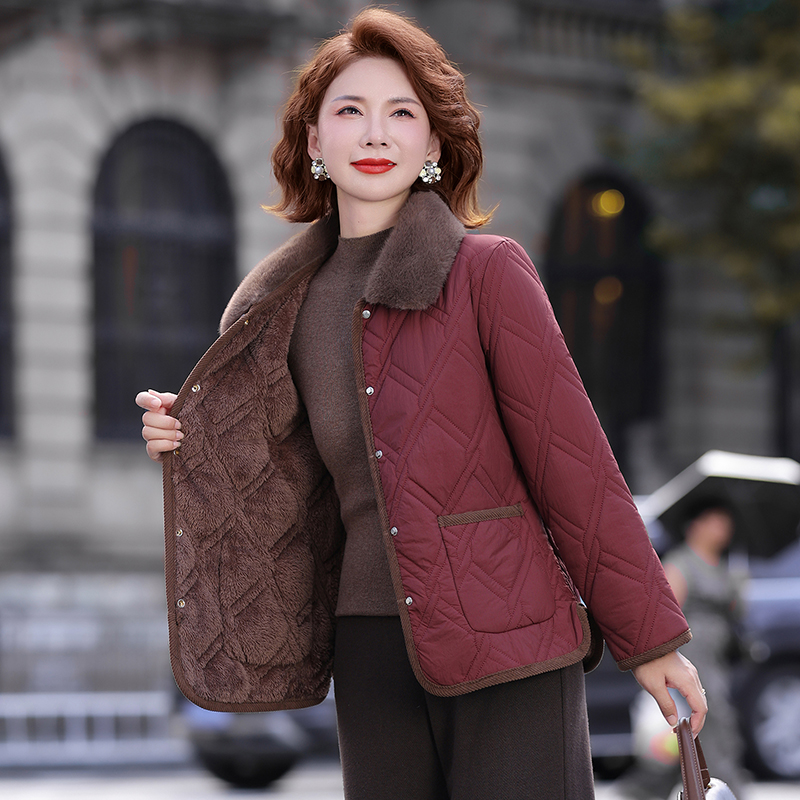 Fashionable Warmth Short down  - đánh giá và giá Women Fashion Over 60